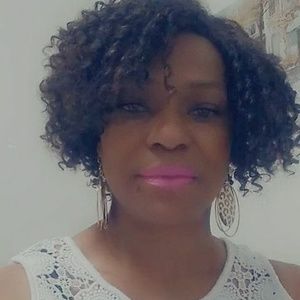 Meet your Posher, Lynette